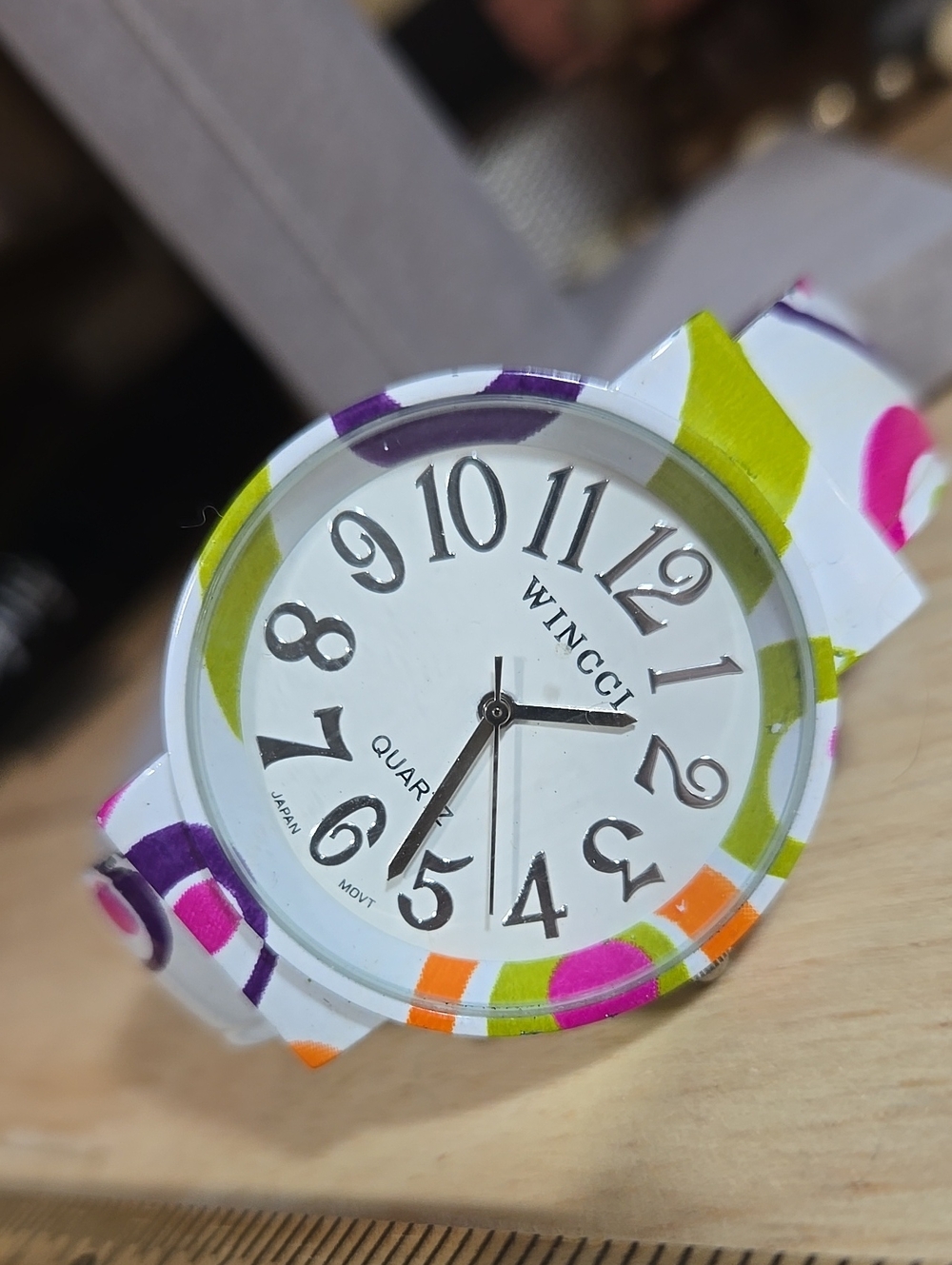 WINCCI Colorful Patterned Women's Watch - White Dial